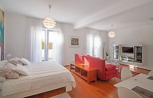 55 & 54 Stairs Apartments