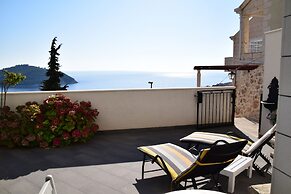 55 & 54 Stairs Apartments