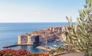 55 & 54 Stairs Apartments