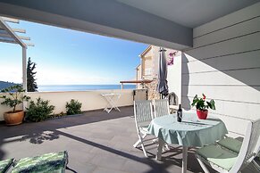 55 & 54 Stairs Apartments