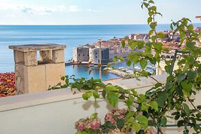 55 & 54 Stairs Apartments