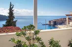 55 & 54 Stairs Apartments