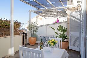 55 & 54 Stairs Apartments