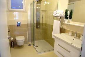 55 & 54 Stairs Apartments