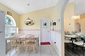 4 Bed Located In Davenport Only Minutes To Disney 4 Bedroom Villa by R