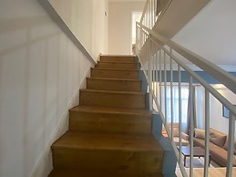 Beautiful 3-bedroom House With Sea View and Garden