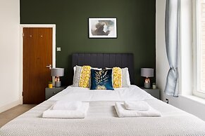 The Liverpool Street Collection