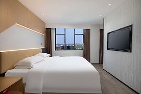 Microtel by Wyndham Miluo Downtown Hotel