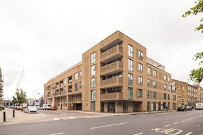 Stunning 2 Bed Flat near Tower Bridge