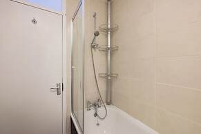 Stunning 2 Bed Flat near Tower Bridge