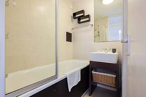 Stunning 2 Bed Flat near Tower Bridge