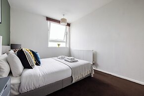 Stunning 2 Bed Flat near Tower Bridge