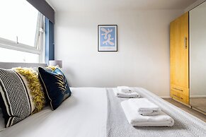 Stunning 2 Bed Flat near Tower Bridge