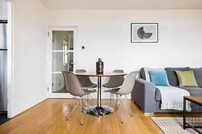 Stunning 2 Bed Flat near Tower Bridge