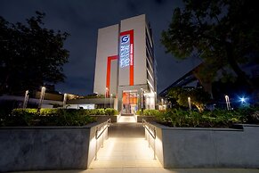 Golden Tower Express Berrini by Fênix Hotéis