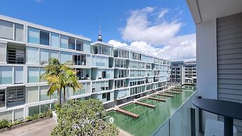 Sweet Escape by Waterfront w Carpark