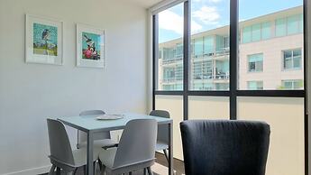 Sweet Escape by Waterfront w Carpark