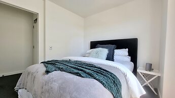 Sweet Escape by Waterfront w Carpark