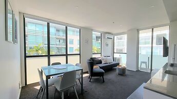 Sweet Escape by Waterfront w Carpark