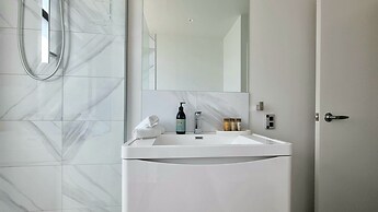 Sweet Escape by Waterfront w Carpark