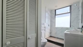 Sweet Escape by Waterfront w Carpark