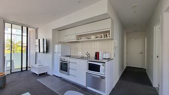 Sweet Escape by Waterfront w Carpark