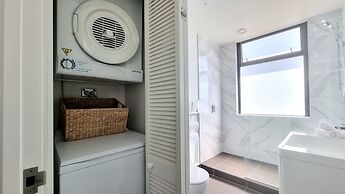 Sweet Escape by Waterfront w Carpark