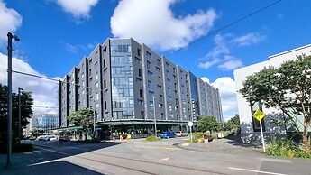 Sweet Escape by Waterfront w Carpark