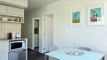 Sweet Escape by Waterfront w Carpark