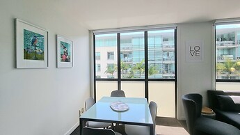 Sweet Escape by Waterfront w Carpark