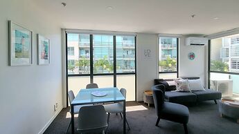 Sweet Escape by Waterfront w Carpark