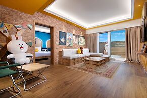 LINE FRIENDS PRESENTS CASA DE AMIGO