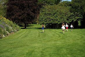 The Retreat, Elcot Park