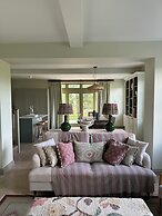 The Retreat, Elcot Park
