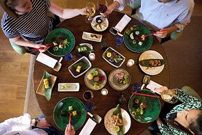 The Retreat, Elcot Park