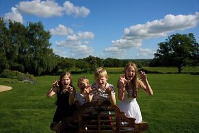 The Retreat, Elcot Park