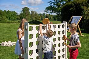 The Retreat, Elcot Park