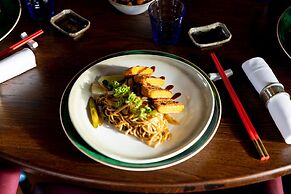 The Retreat, Elcot Park