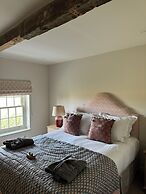 The Retreat, Elcot Park