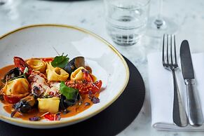 The Retreat, Elcot Park