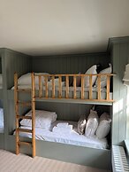 The Retreat, Elcot Park