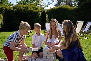 The Retreat, Elcot Park