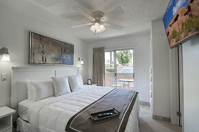 220 Fully Furnished, WiFi Included! by RedAwning