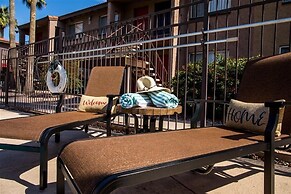 Scottsdale's Premium Short Term Getaway, Fully Furnished 1 Bedroom Hom