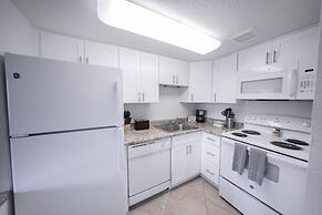 113-Fully Furnished 1BR Suite-Prime Location! by RedAwning