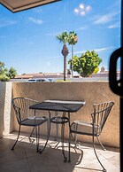 Scottsdale's Premium Short Term Getaway, Fully Furnished 1 Bedroom Hom