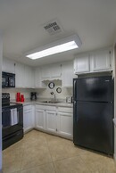 247-Fully Furnished 1BR Suite-Pet Friendly! by RedAwning