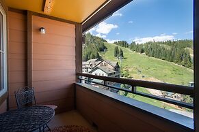 Zephyr Mountain Lodge, Condo | Top Floor w/ Views of Ski Slopes and Go