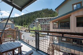 Zephyr Mountain Lodge, Condo | Perfect Ski-In/Ski-Out with Gondola Vie