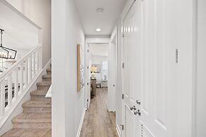 1352 Laurel Grove 3 Bedroom Home by RedAwning